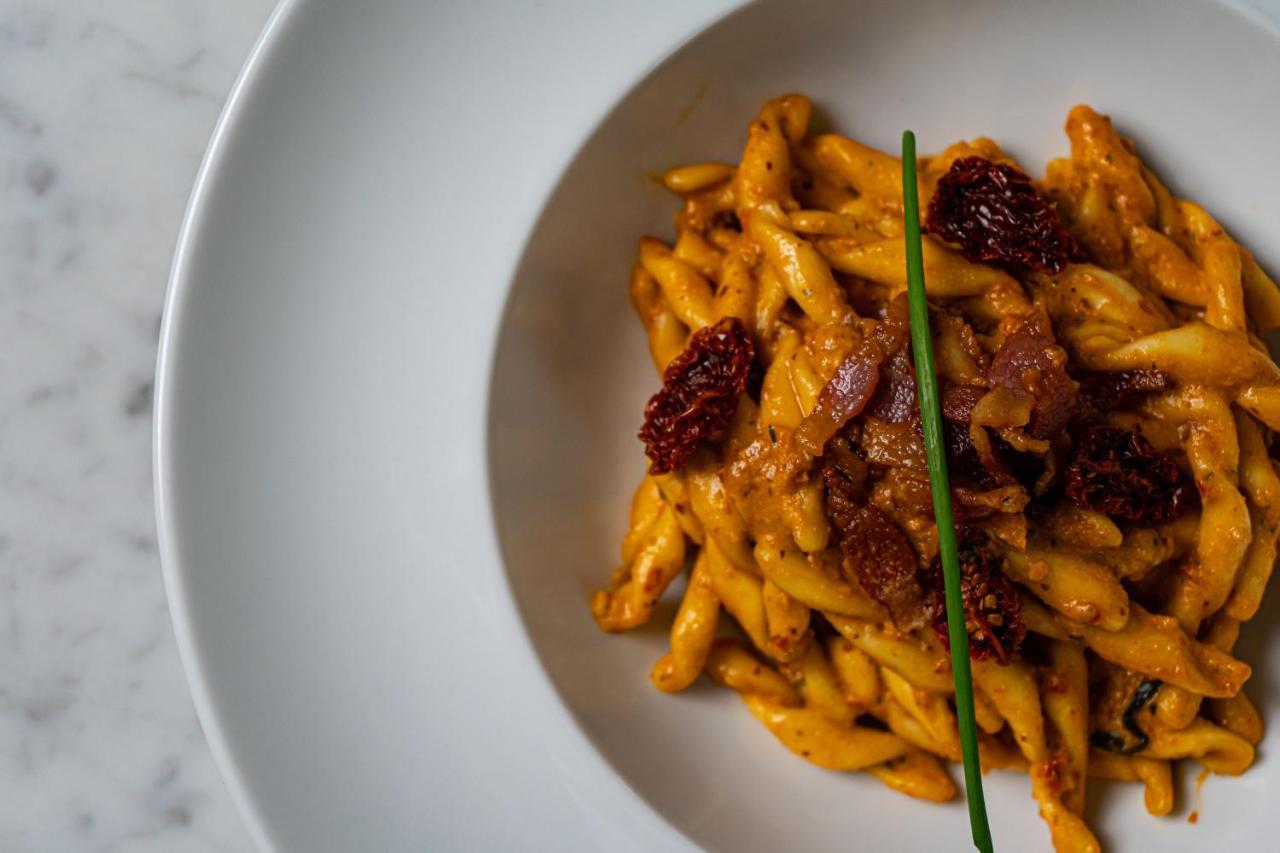 Locanda Moderna Carlambroeus Montevecchia 外观 照片